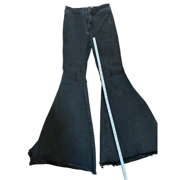 Free People We The Free Just Float On Flare Black Jeans Sz 26 short - Picture 6 of 10